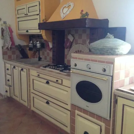 Casa Vacanze Monserrata Ferienhaus Oliena