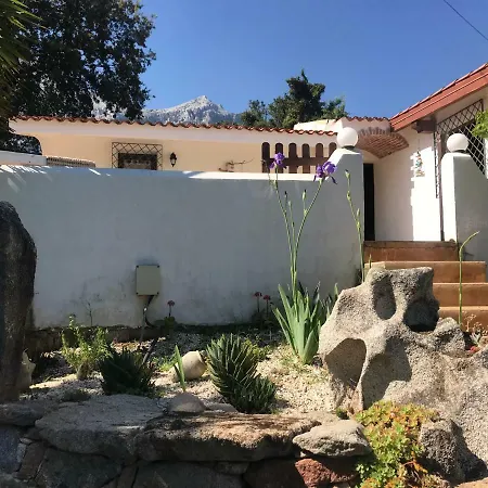 Casa Vacanze Monserrata Oliena
