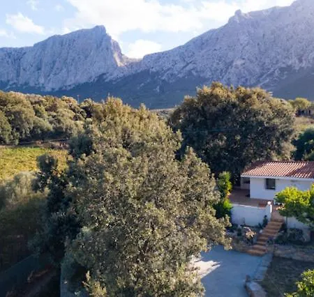 Casa Vacanze Monserrata Oliena